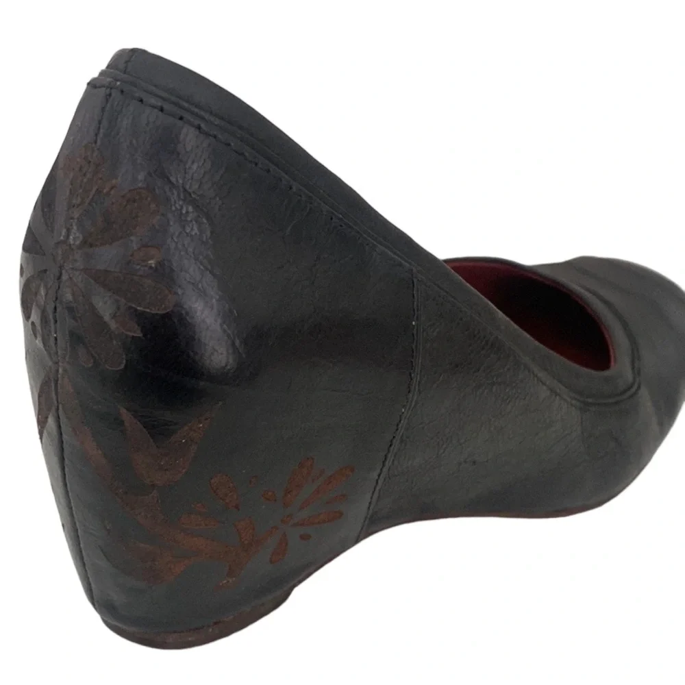 Modern Vintage Black Leather Floral Laser Cut Hidden Wedge Pumps